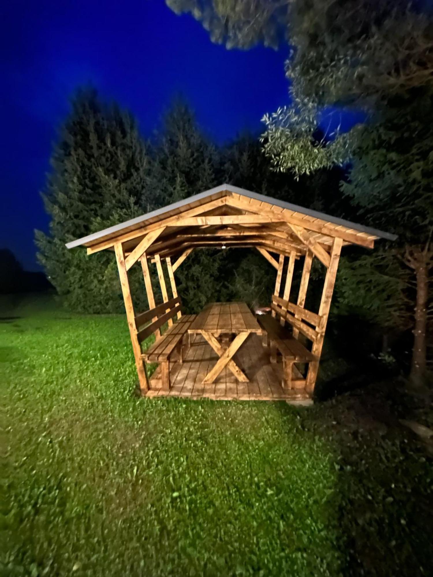 Domek Na Gorze Z Pieknym Widokiem บูโควิเอซ ภายนอก รูปภาพ
